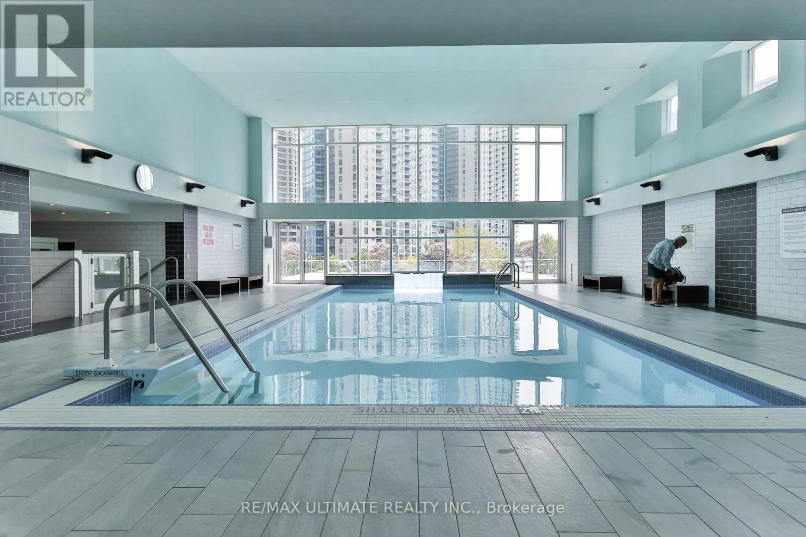 2305 - 218 QUEENS QUAY W