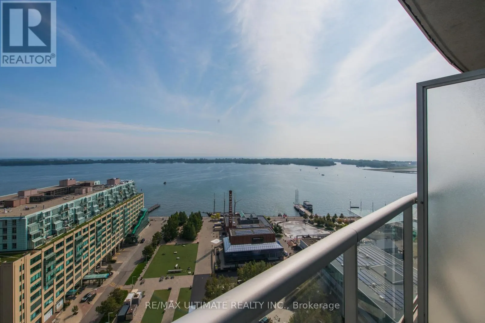 2305 - 218 QUEENS QUAY W