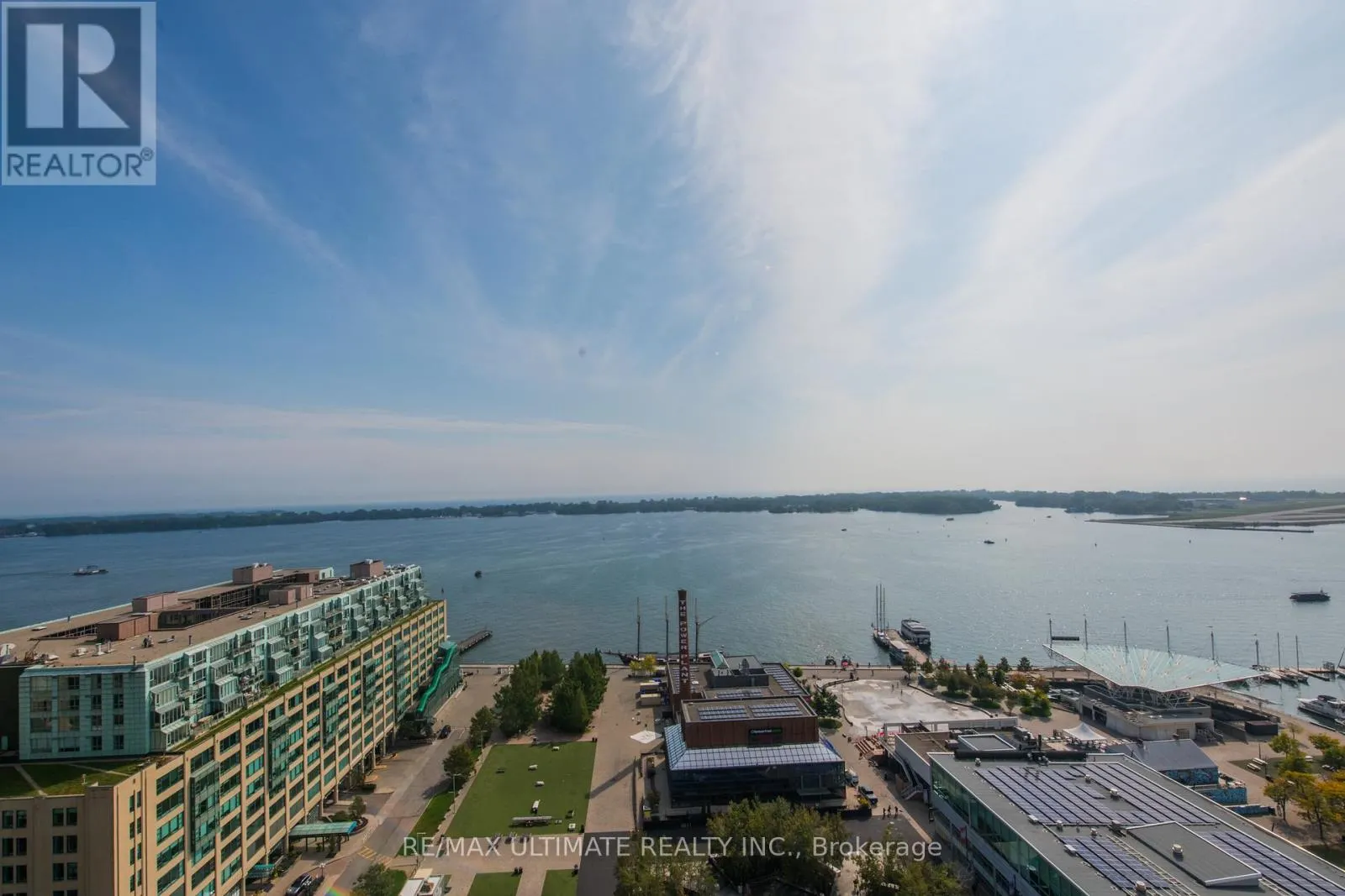 2305 - 218 QUEENS QUAY W