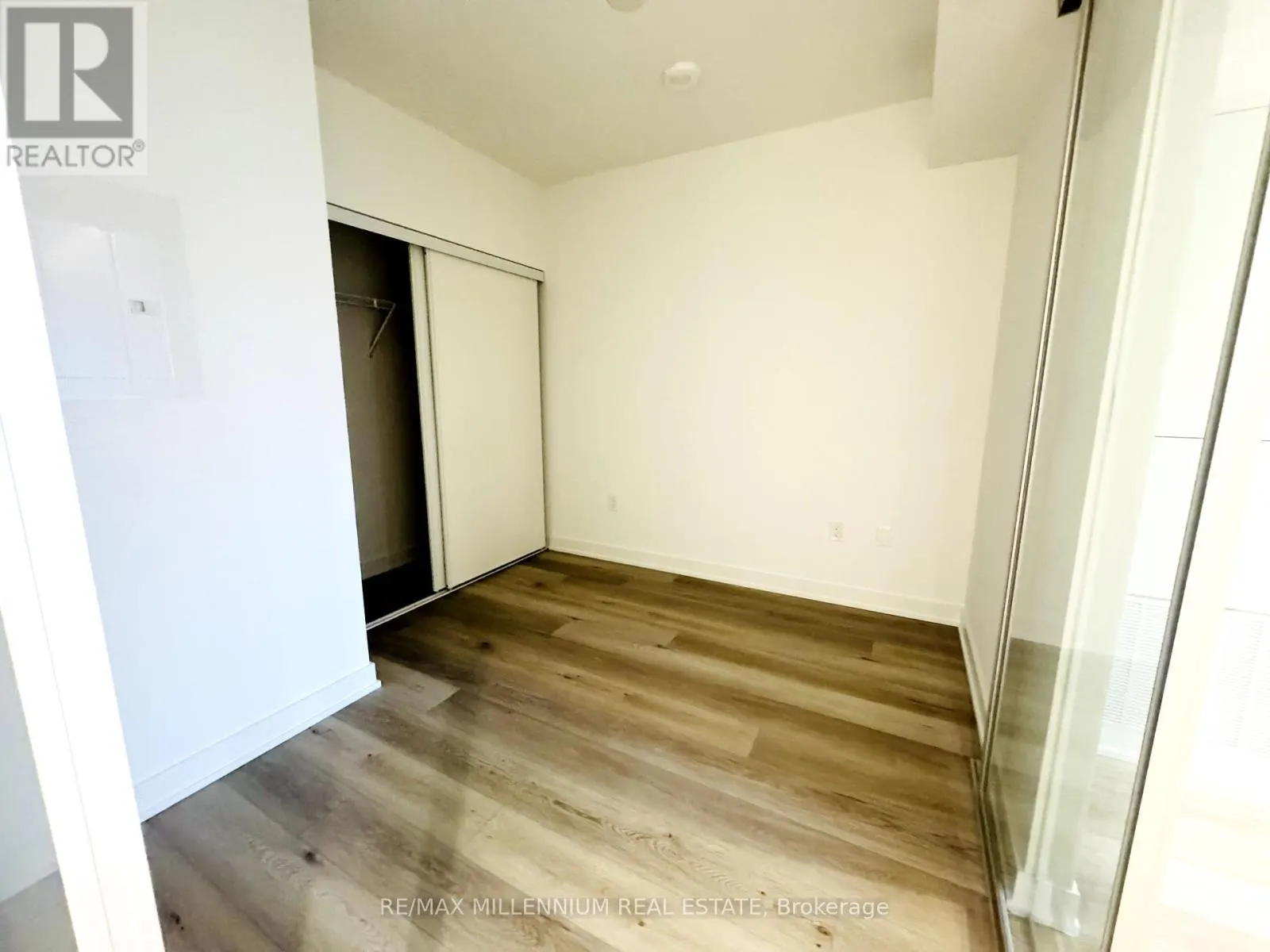 420 - 117 BROADWAY AVENUE