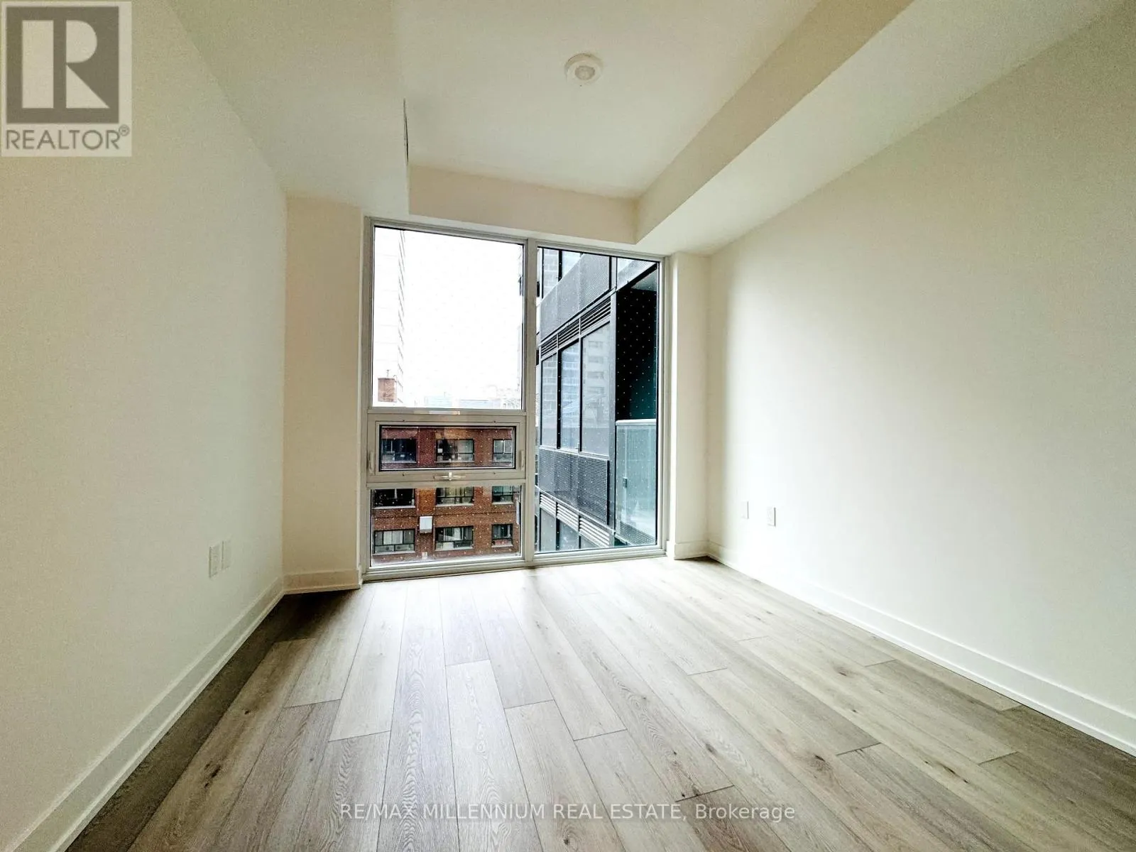 420 - 117 BROADWAY AVENUE
