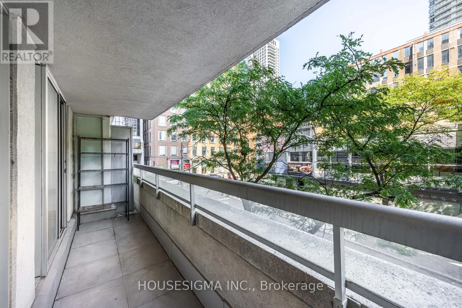 207 - 43 EGLINTON AVENUE E