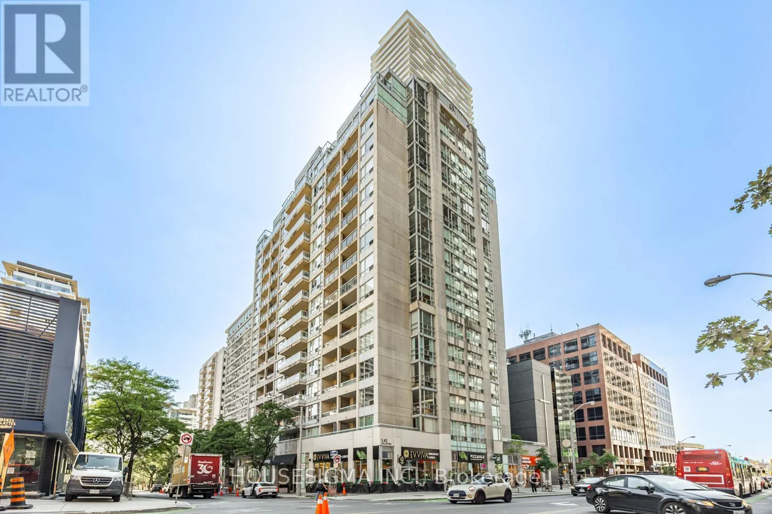 207 - 43 EGLINTON AVENUE E