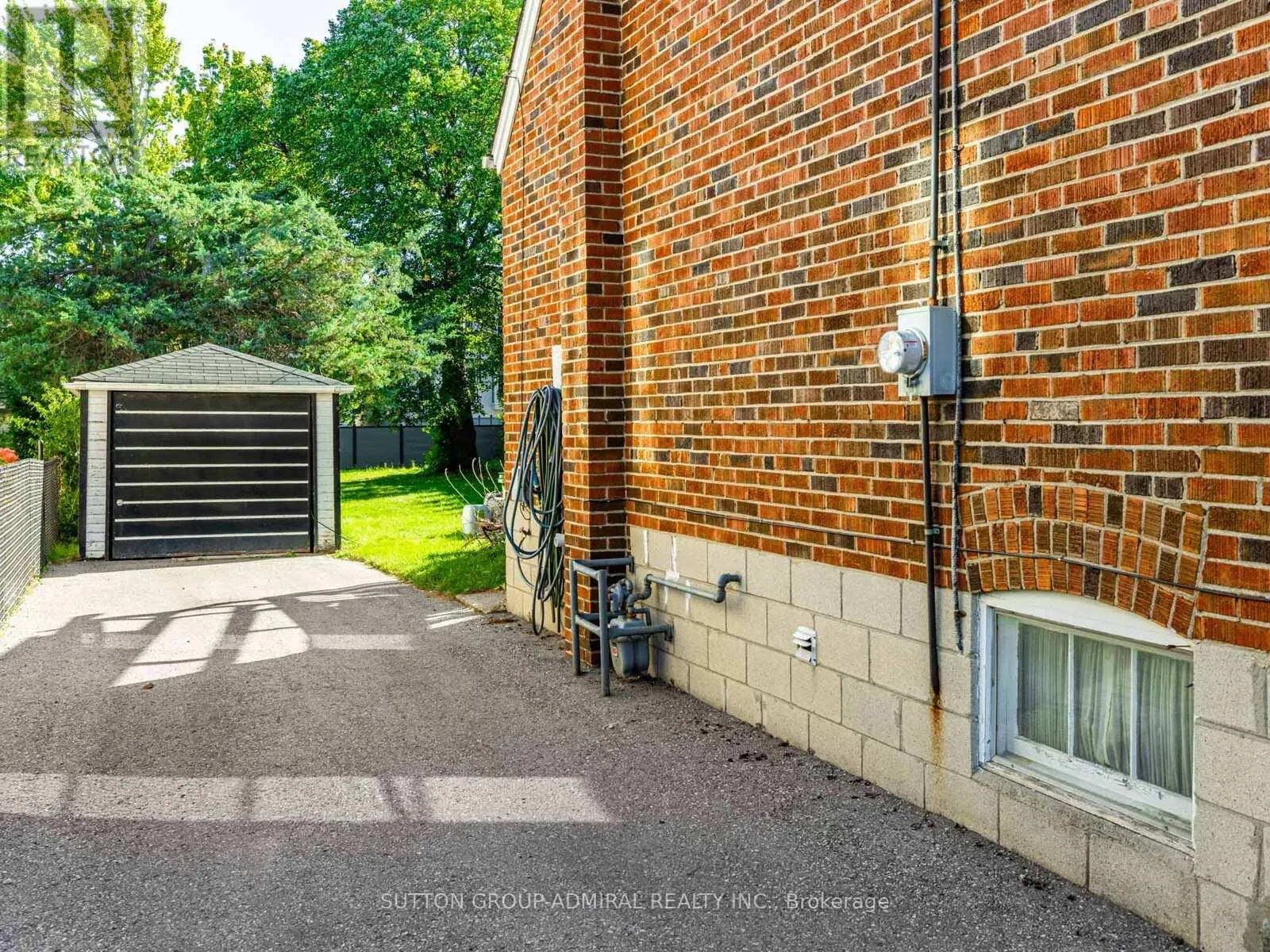 65 LURGAN DRIVE