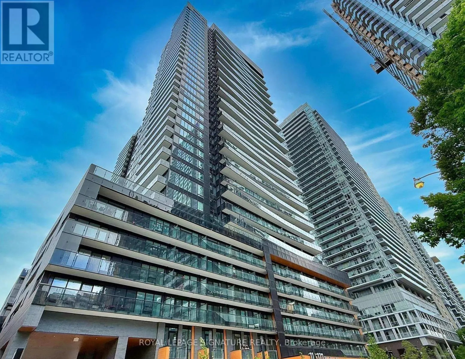 1102 - 117 BROADWAY AVENUE