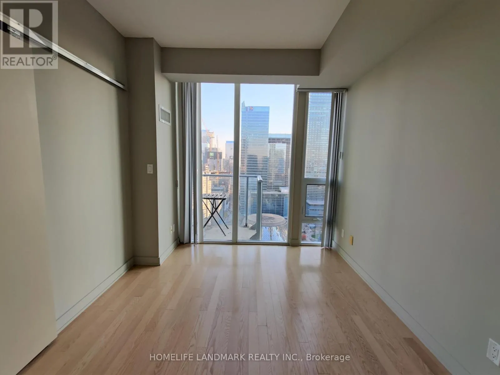 3109 - 126 SIMCOE STREET