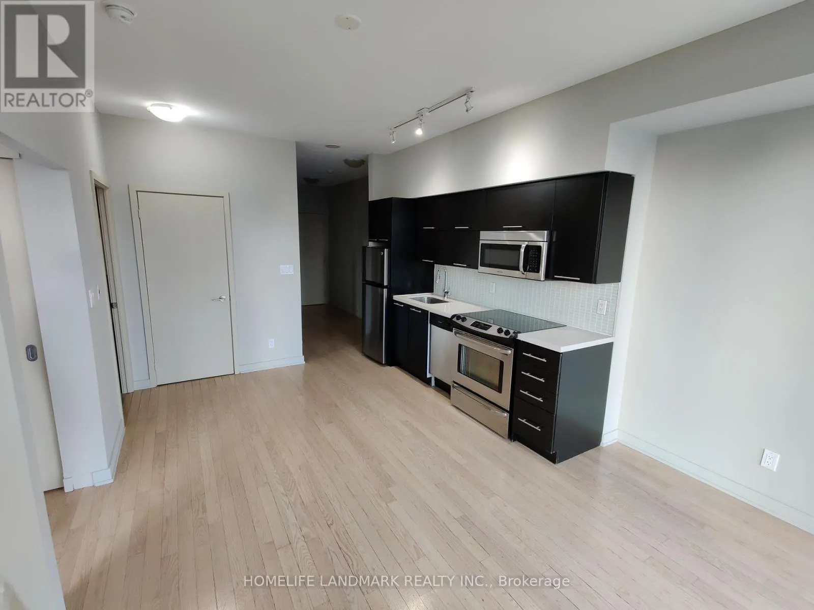 3109 - 126 SIMCOE STREET