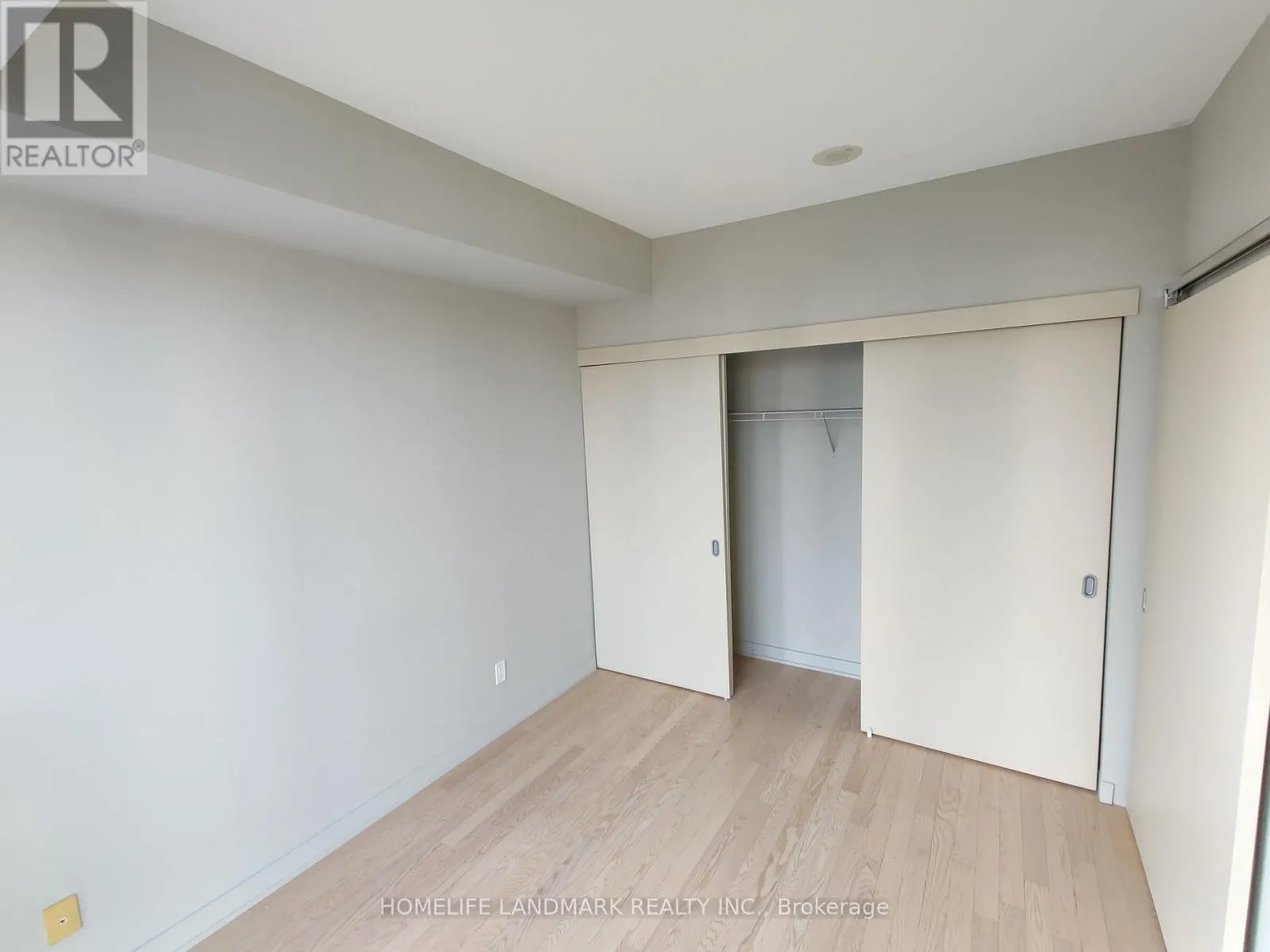3109 - 126 SIMCOE STREET