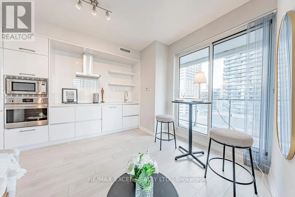 1302 - 2221 YONGE STREET
