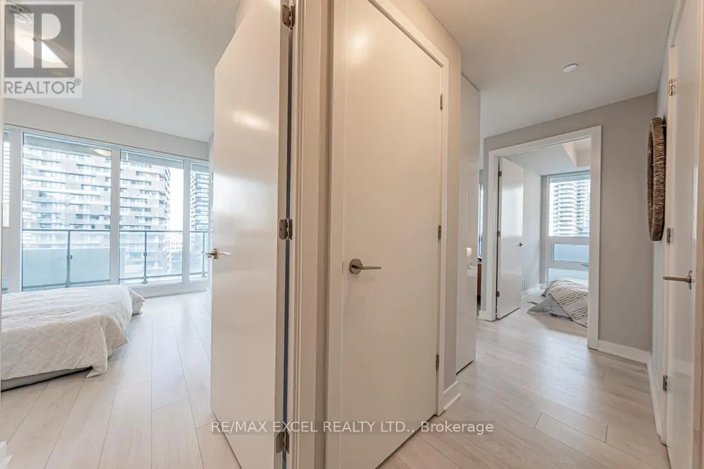 1302 - 2221 YONGE STREET