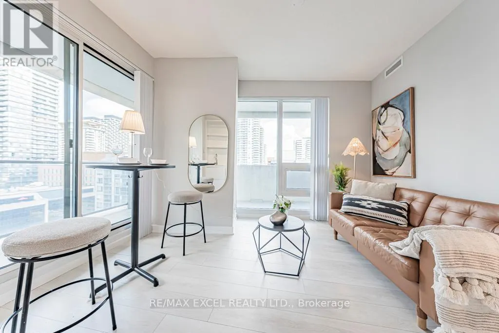 1302 - 2221 YONGE STREET