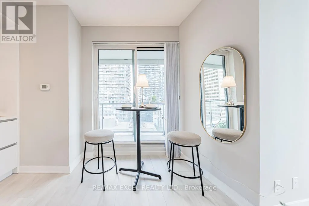 1302 - 2221 YONGE STREET