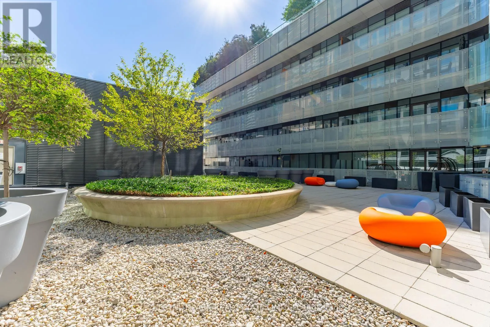 303 - 1 BLOOR STREET E