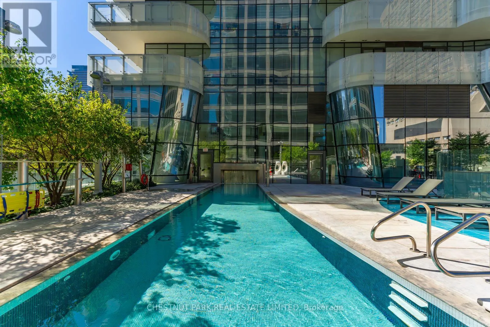 303 - 1 BLOOR STREET E