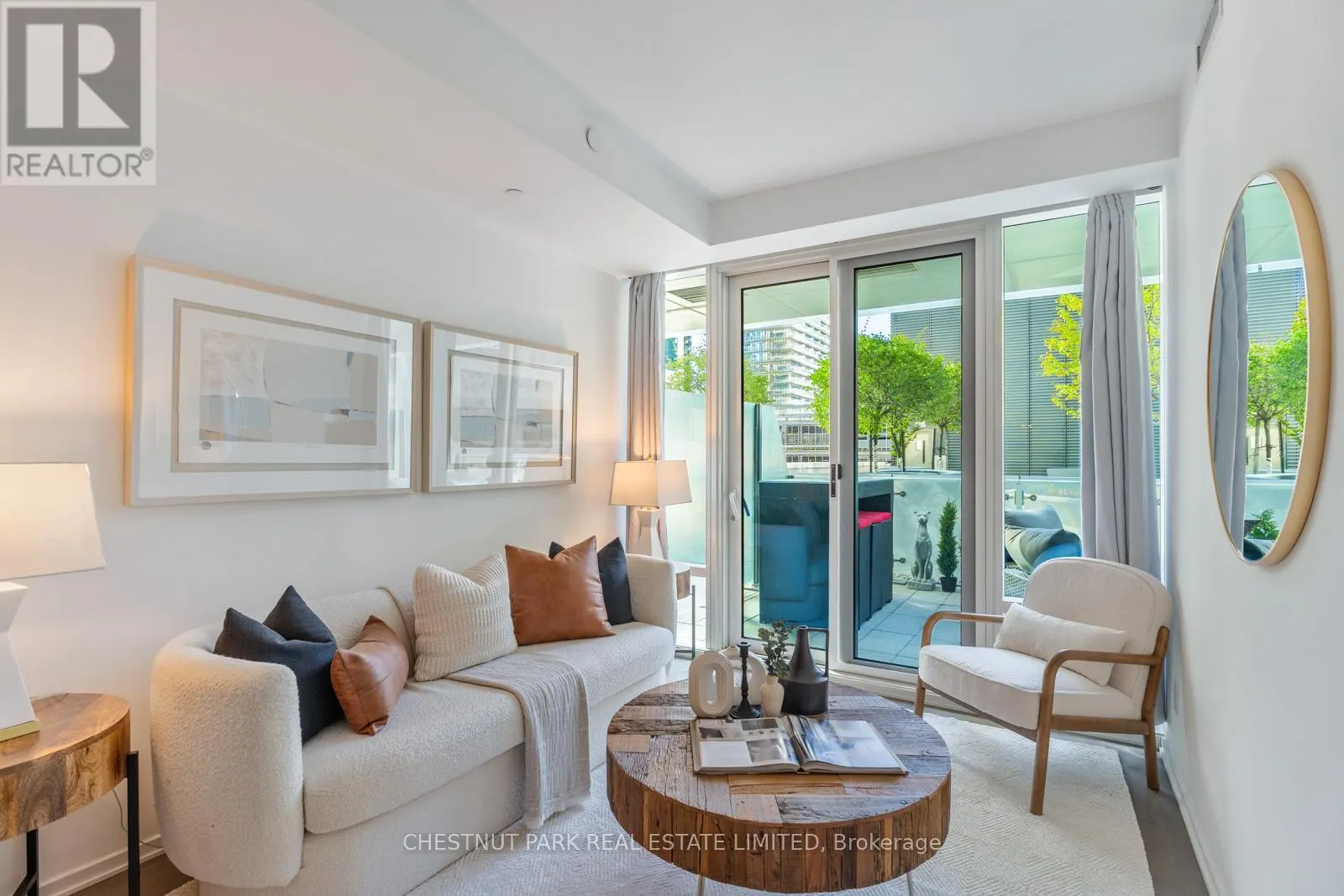 303 - 1 BLOOR STREET E