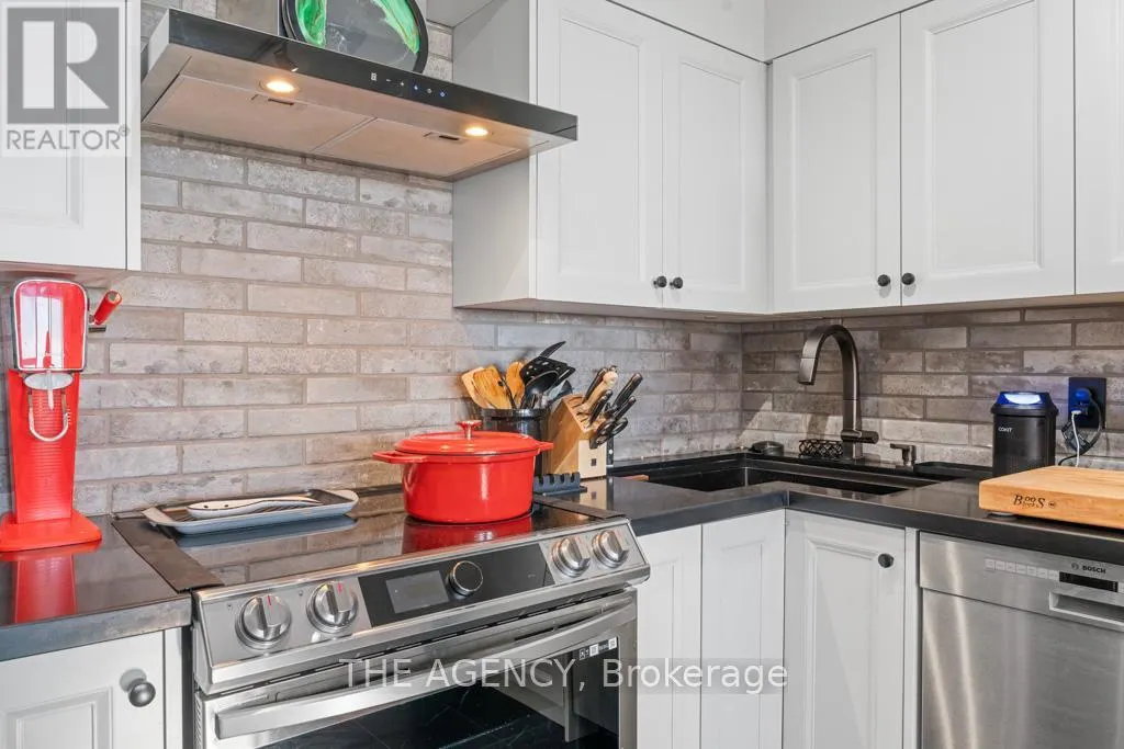 1207 - 5949 YONGE STREET