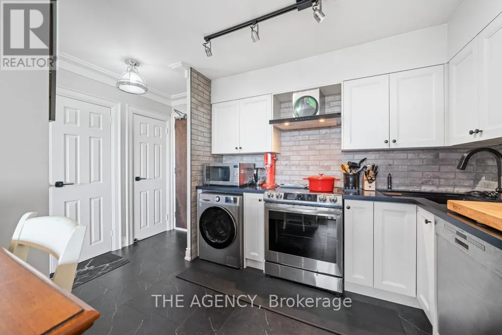 1207 - 5949 YONGE STREET