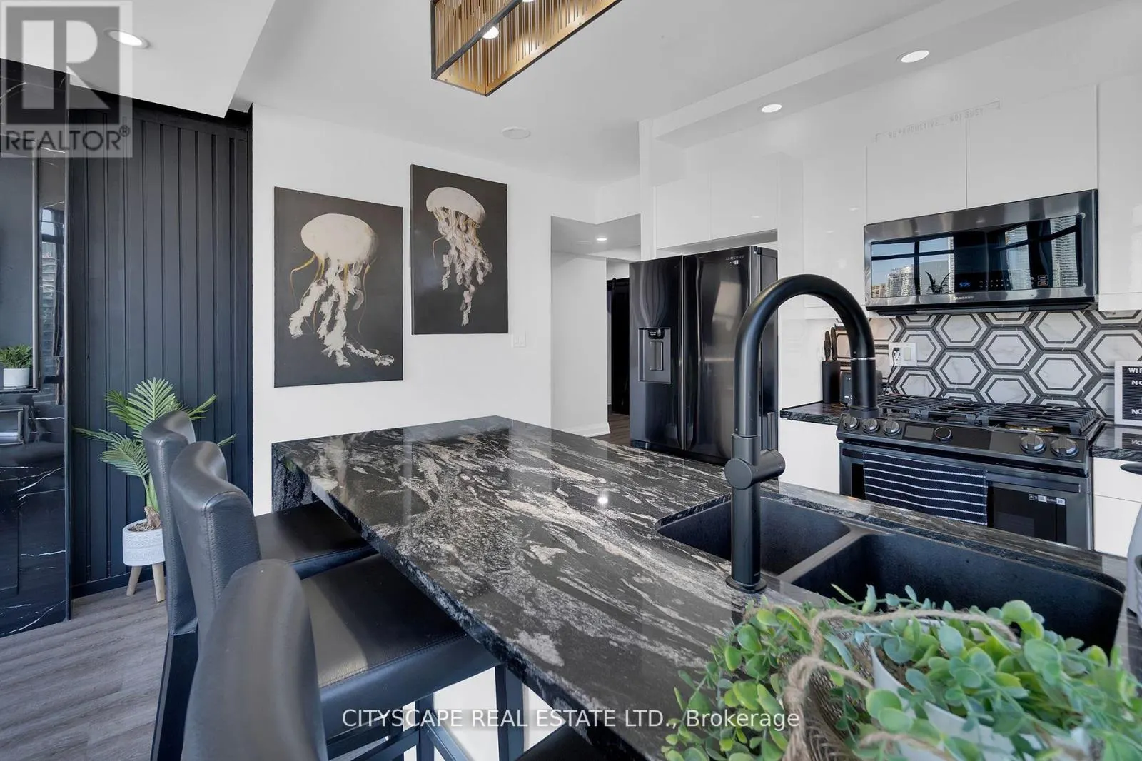 2308 - 3 NAVY WHARF COURT N