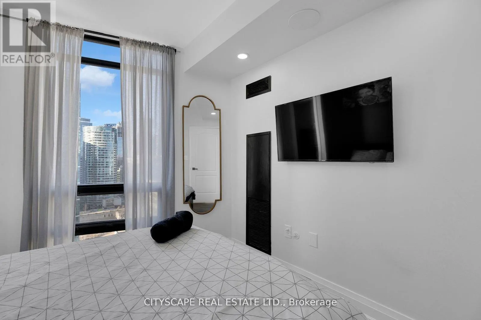 2308 - 3 NAVY WHARF COURT N