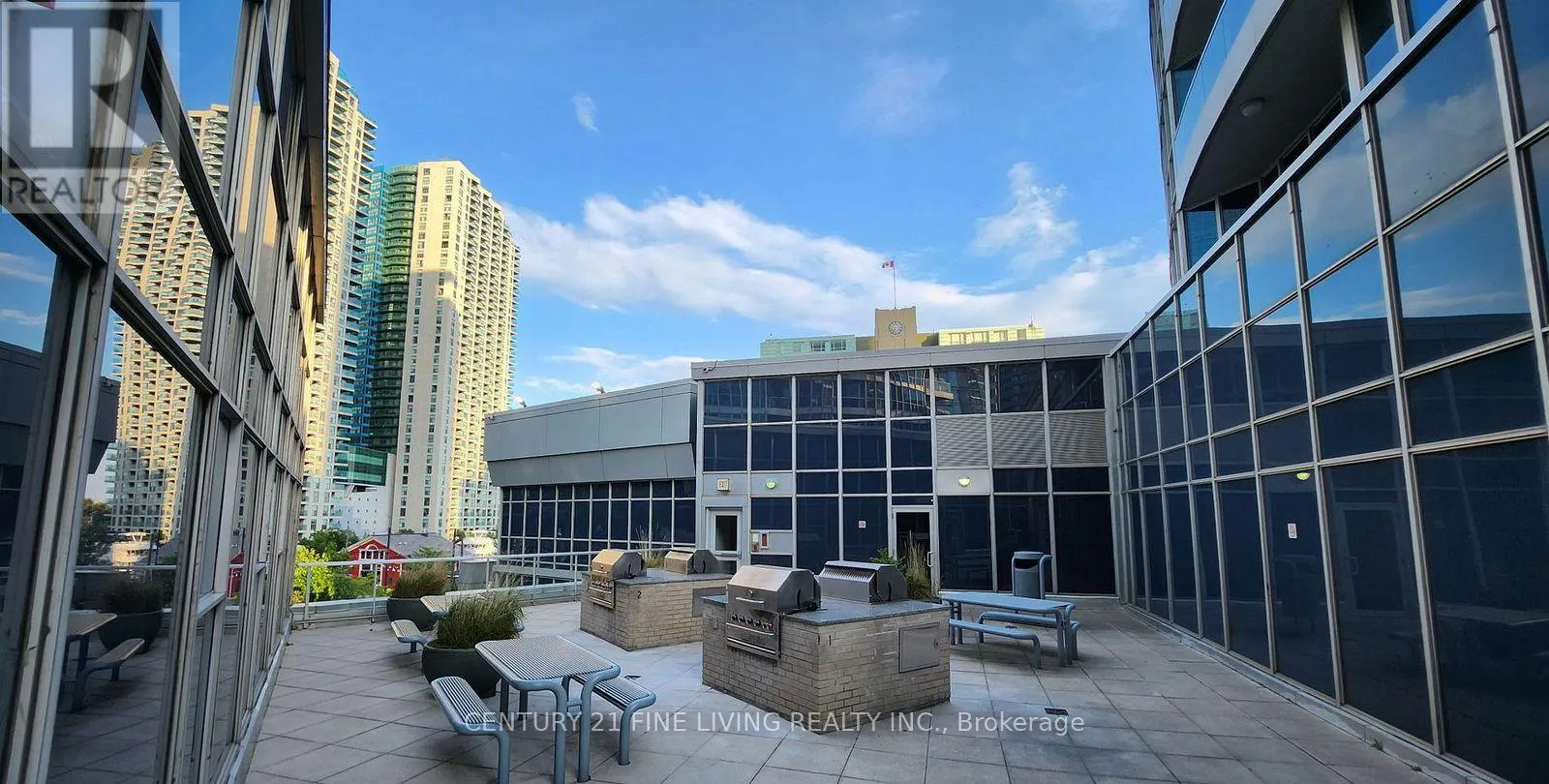 2407 - 208 QUEENS QUAY W