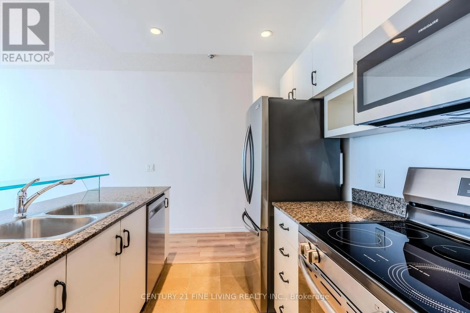 2407 - 208 QUEENS QUAY W