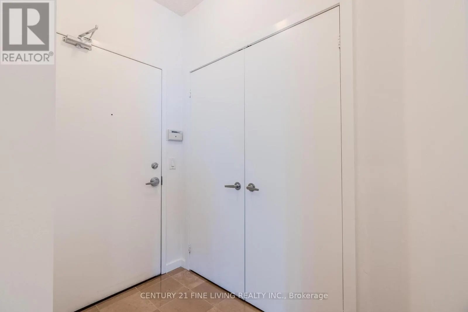 2407 - 208 QUEENS QUAY W