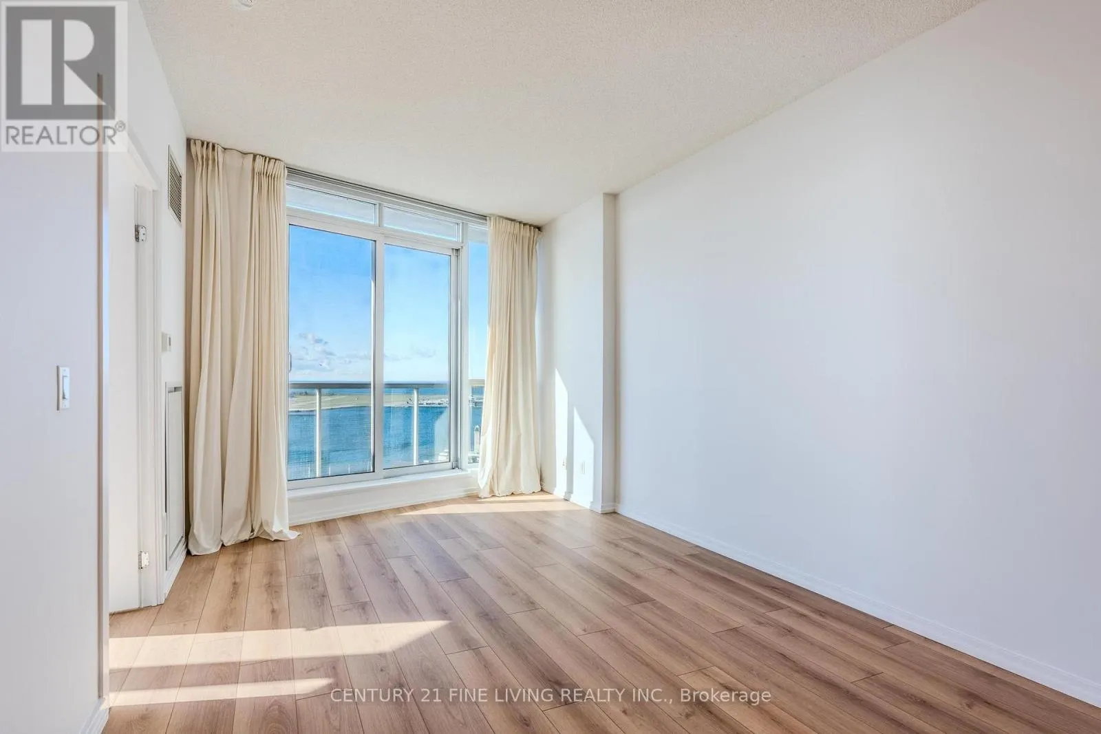 2407 - 208 QUEENS QUAY W