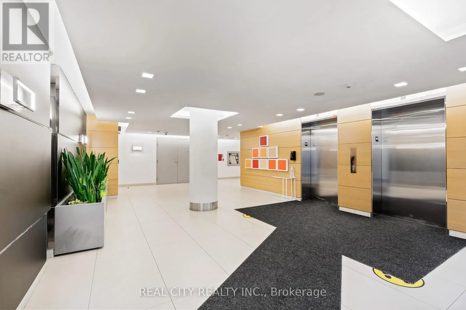 626 - 29 QUEENS QUAY E