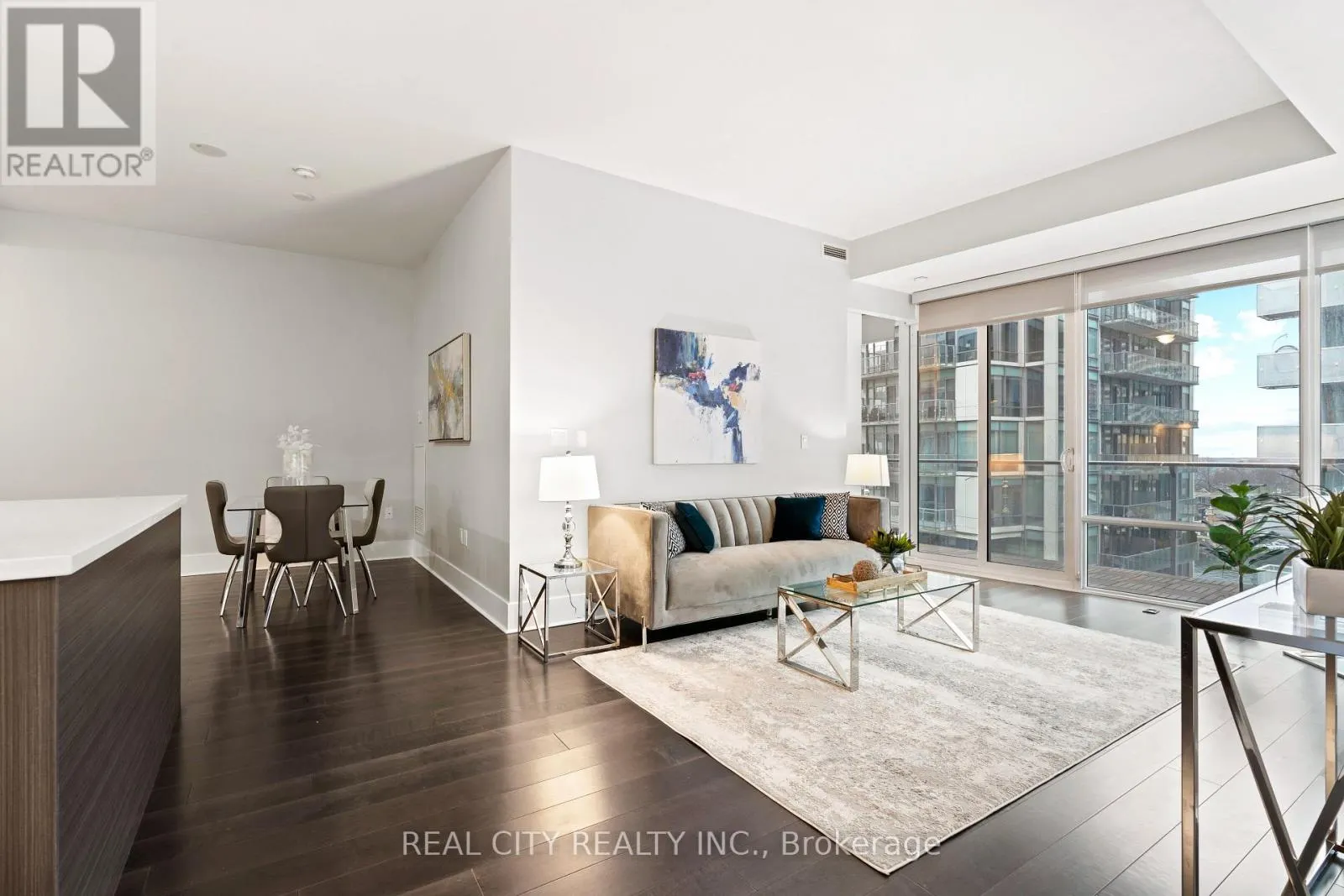 626 - 29 QUEENS QUAY E