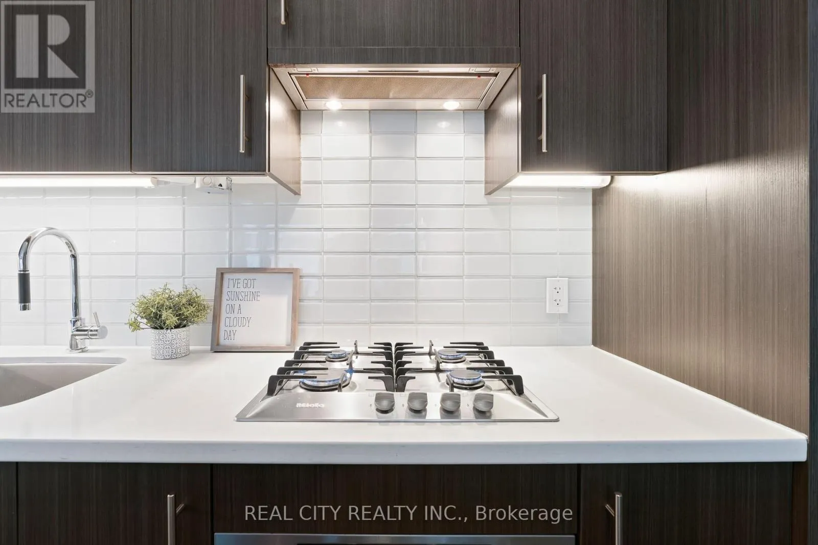 626 - 29 QUEENS QUAY E