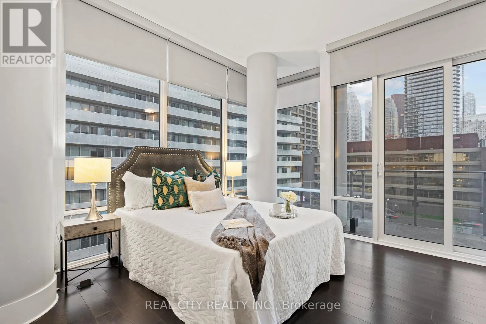 626 - 29 QUEENS QUAY E