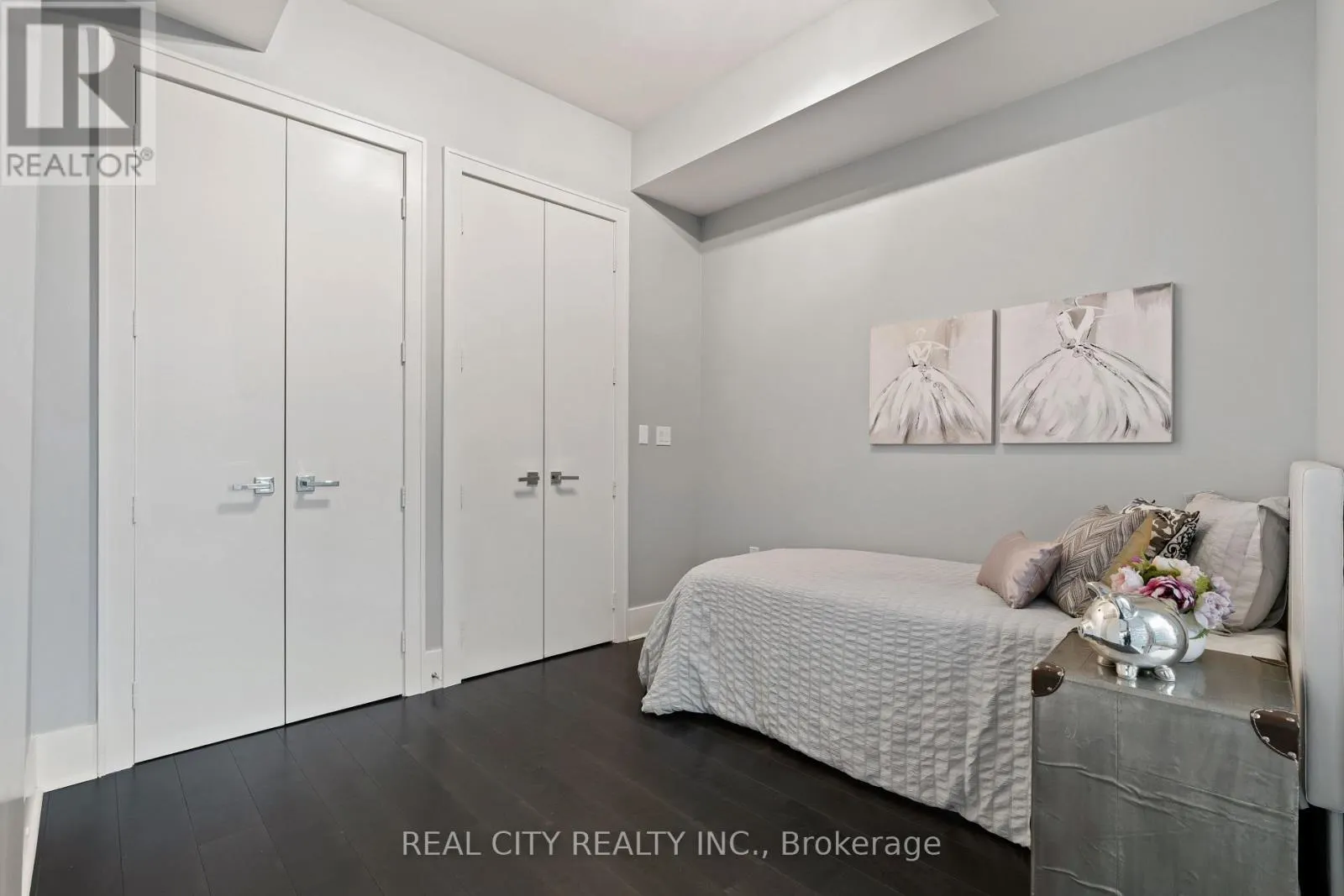 626 - 29 QUEENS QUAY E