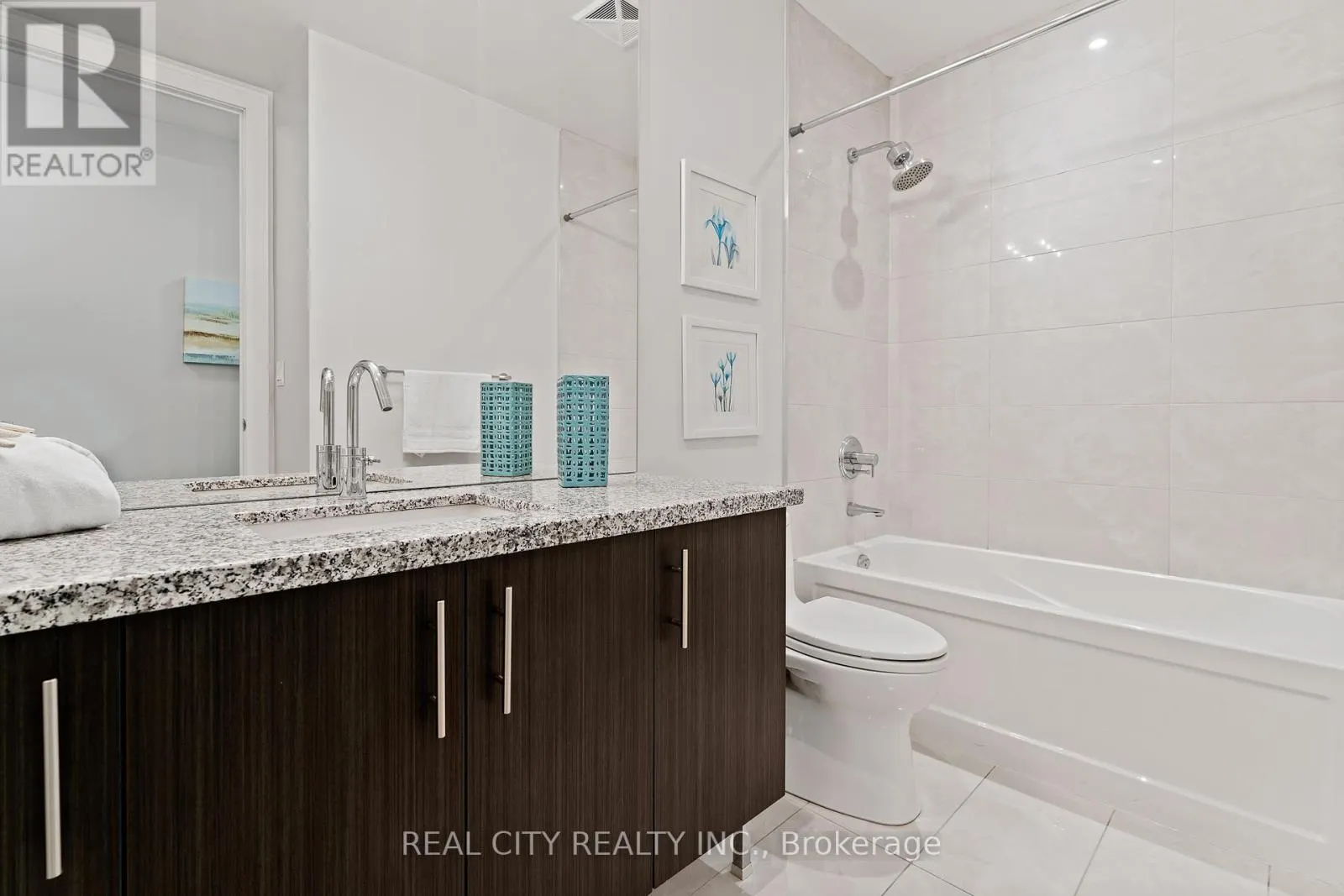 626 - 29 QUEENS QUAY E
