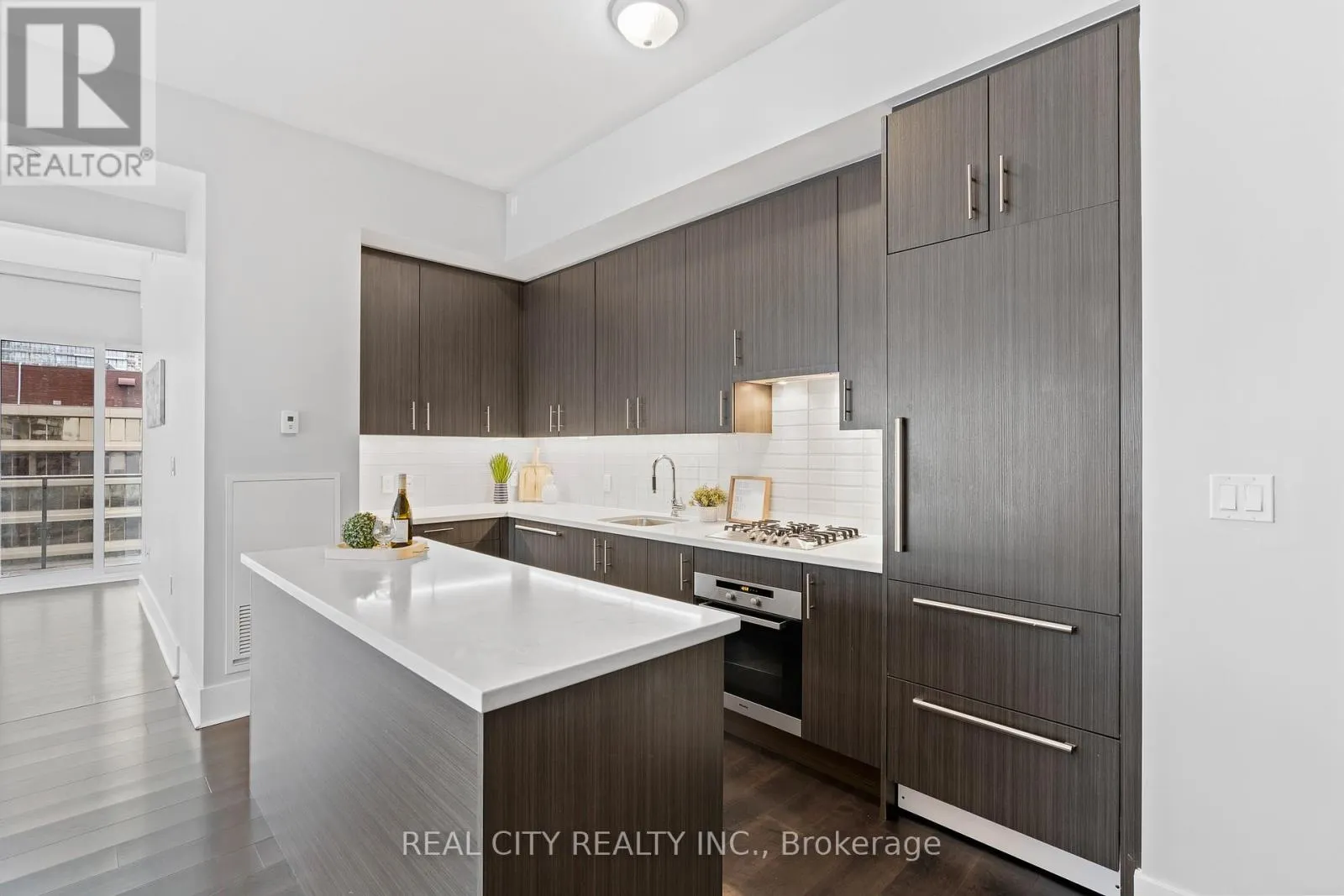 626 - 29 QUEENS QUAY E