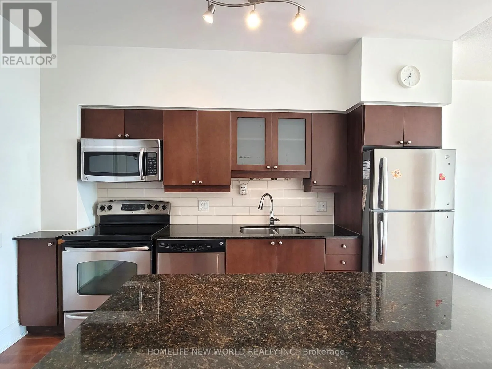 3501 - 2191 YONGE STREET