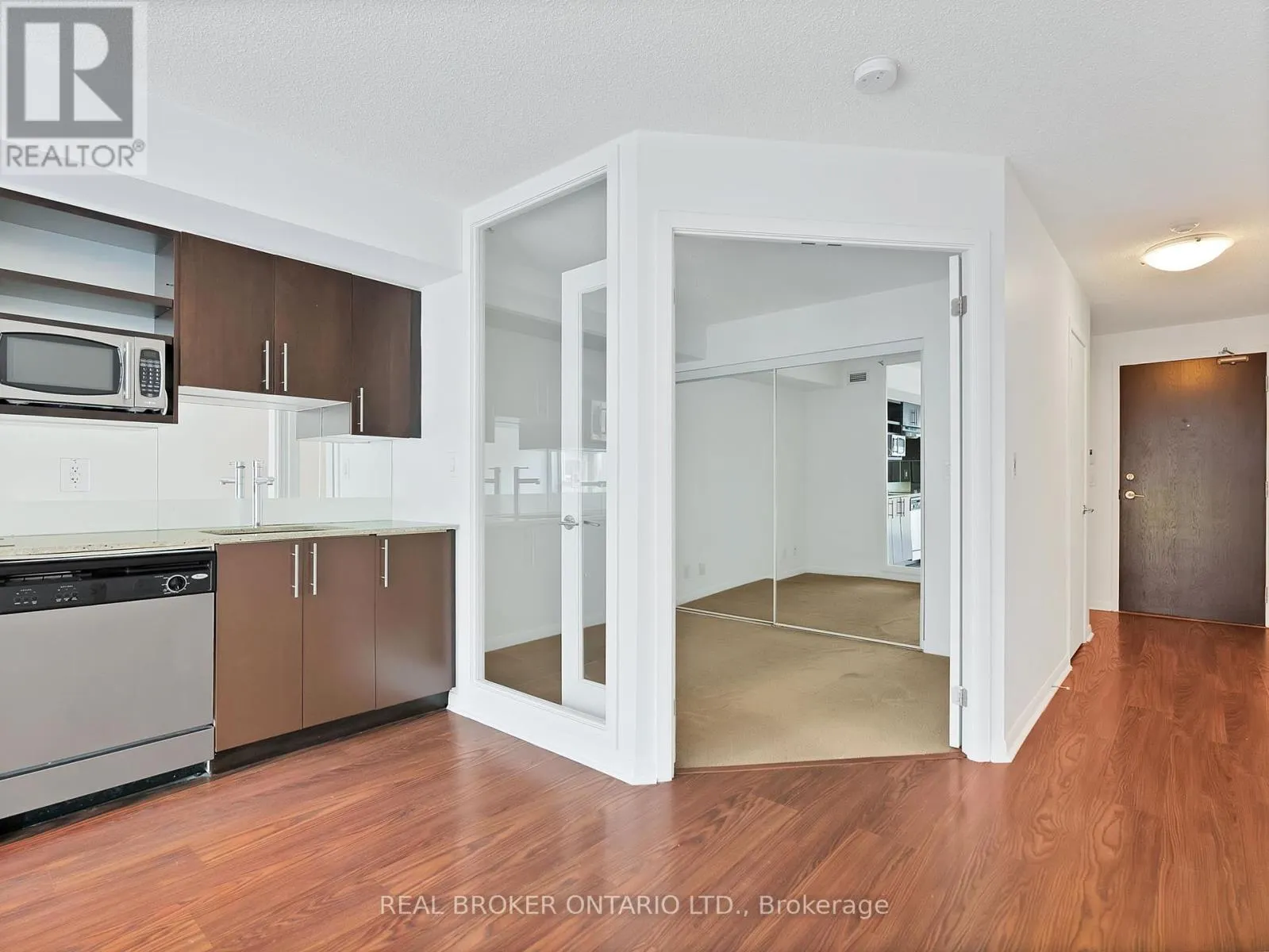 511 - 96 ST PATRICK STREET