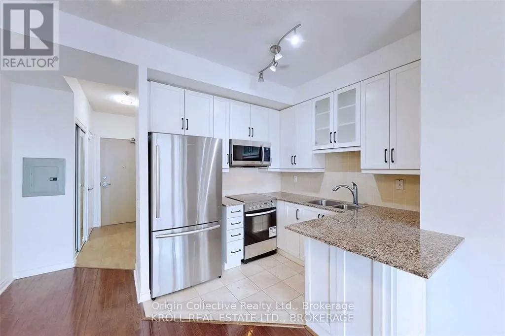 812 - 60 BYNG AVENUE