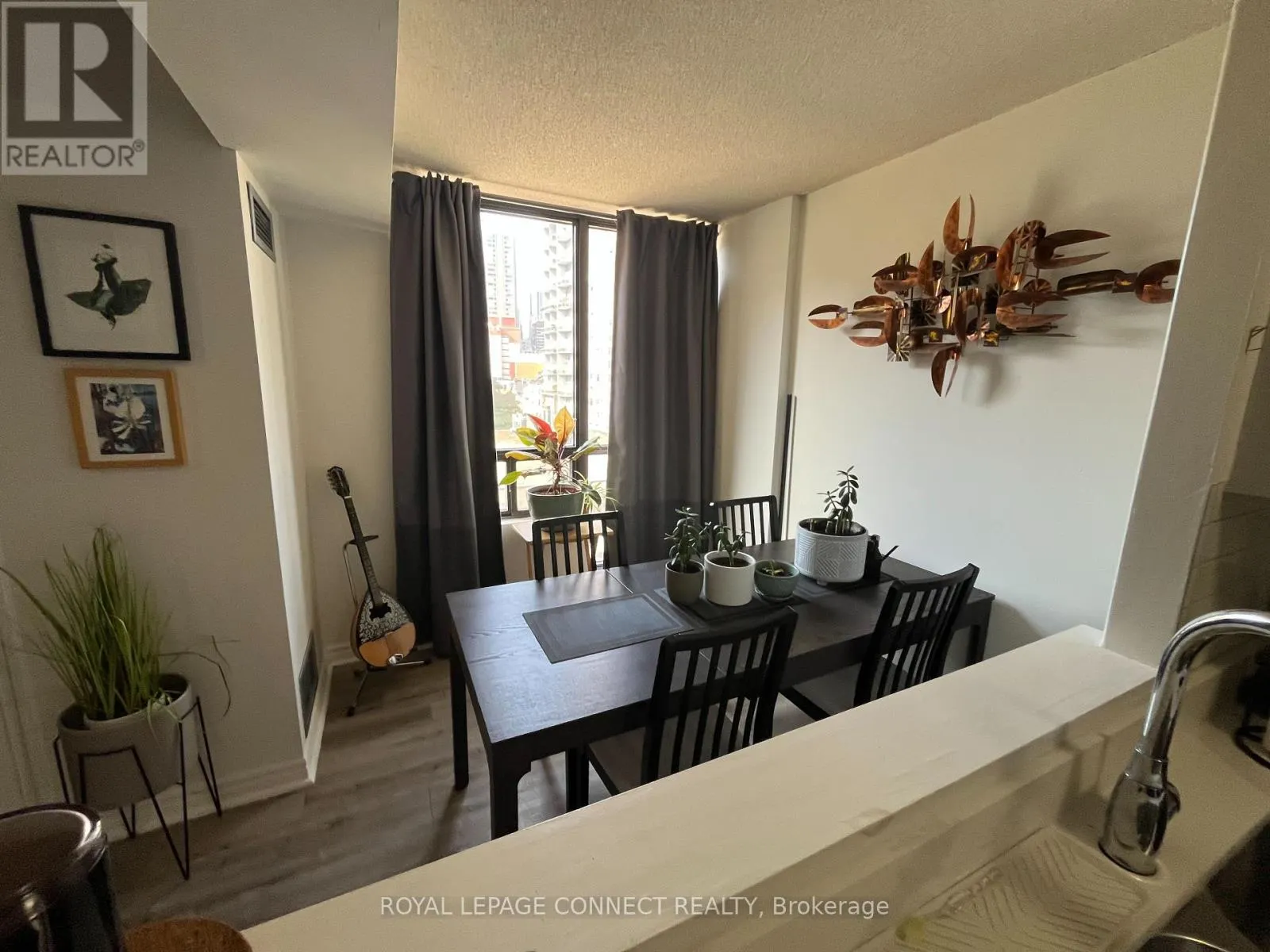 601 - 117 GERRARD STREET