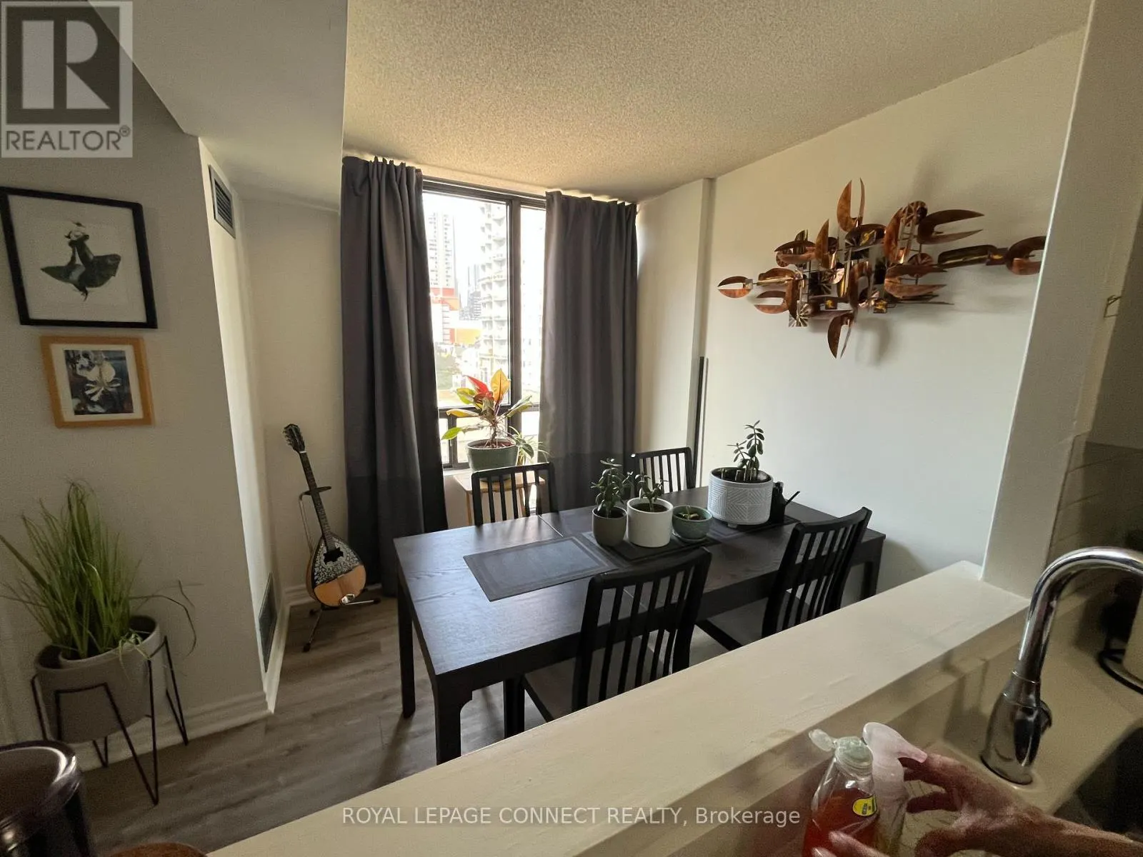 601 - 117 GERRARD STREET