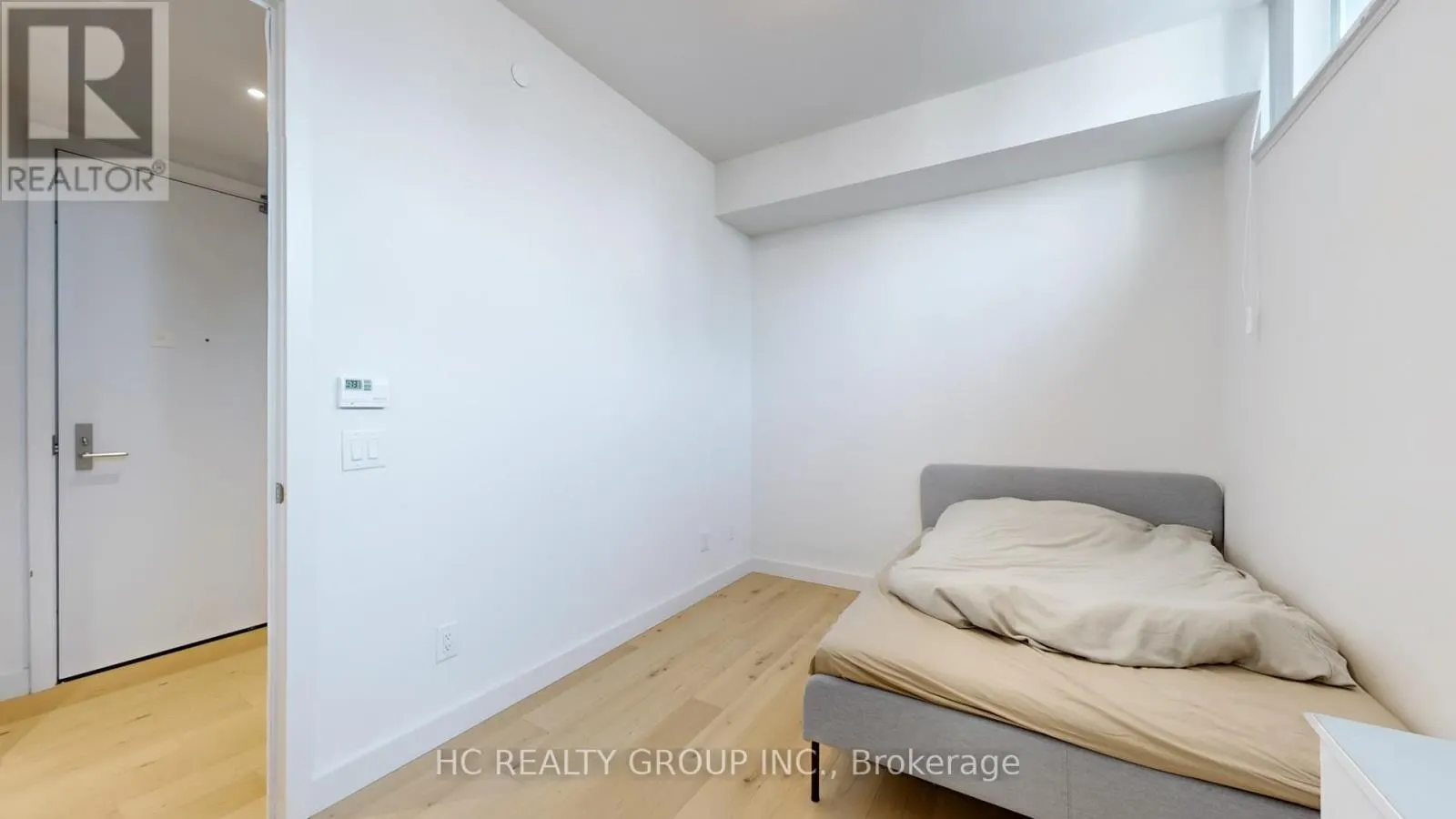 1605 - 81 WELLESLEY STREET E