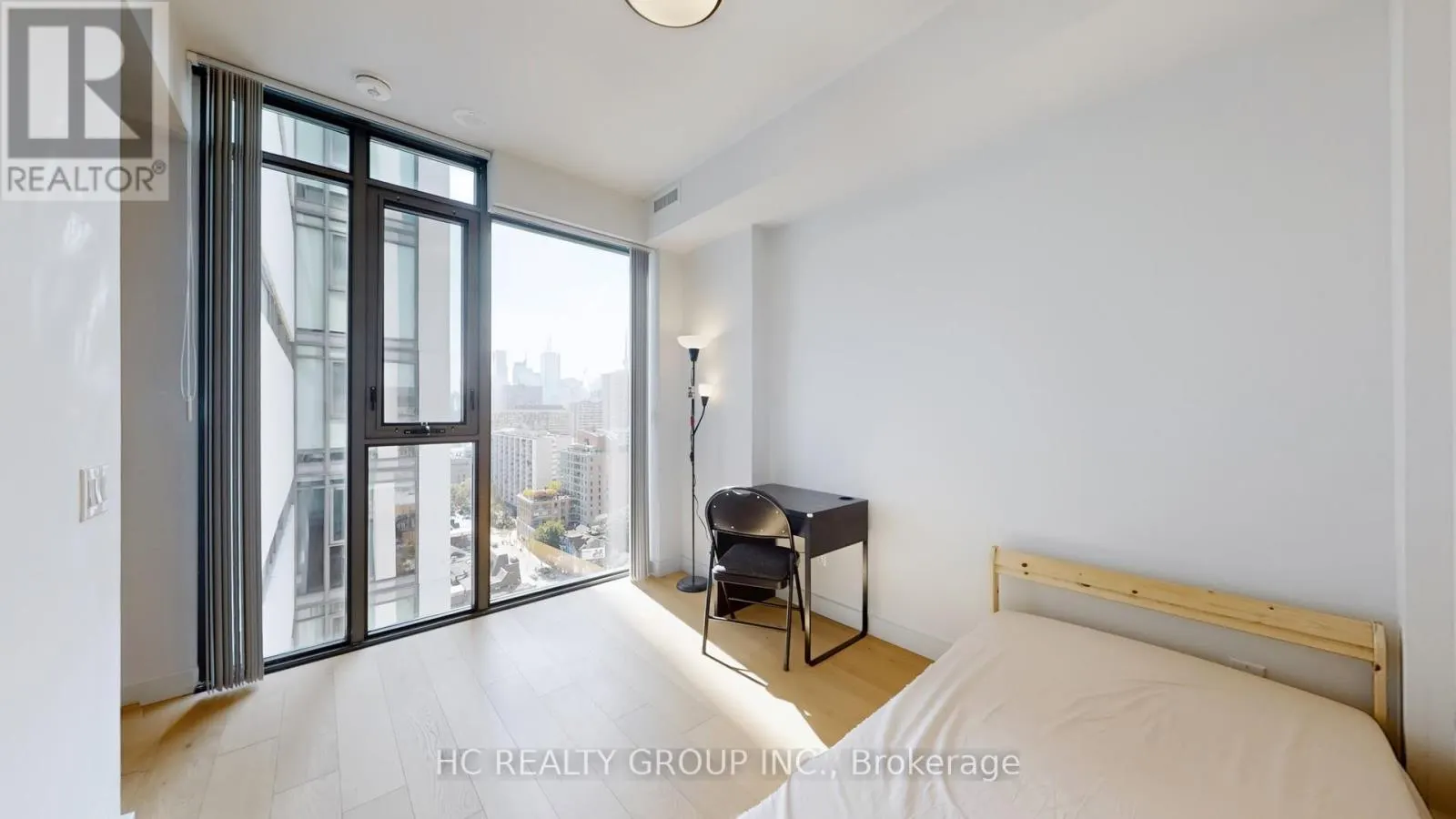 1605 - 81 WELLESLEY STREET E