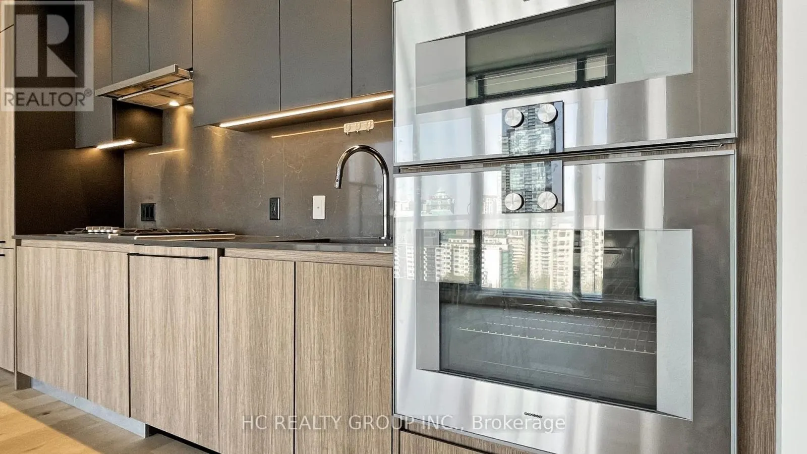 1605 - 81 WELLESLEY STREET E