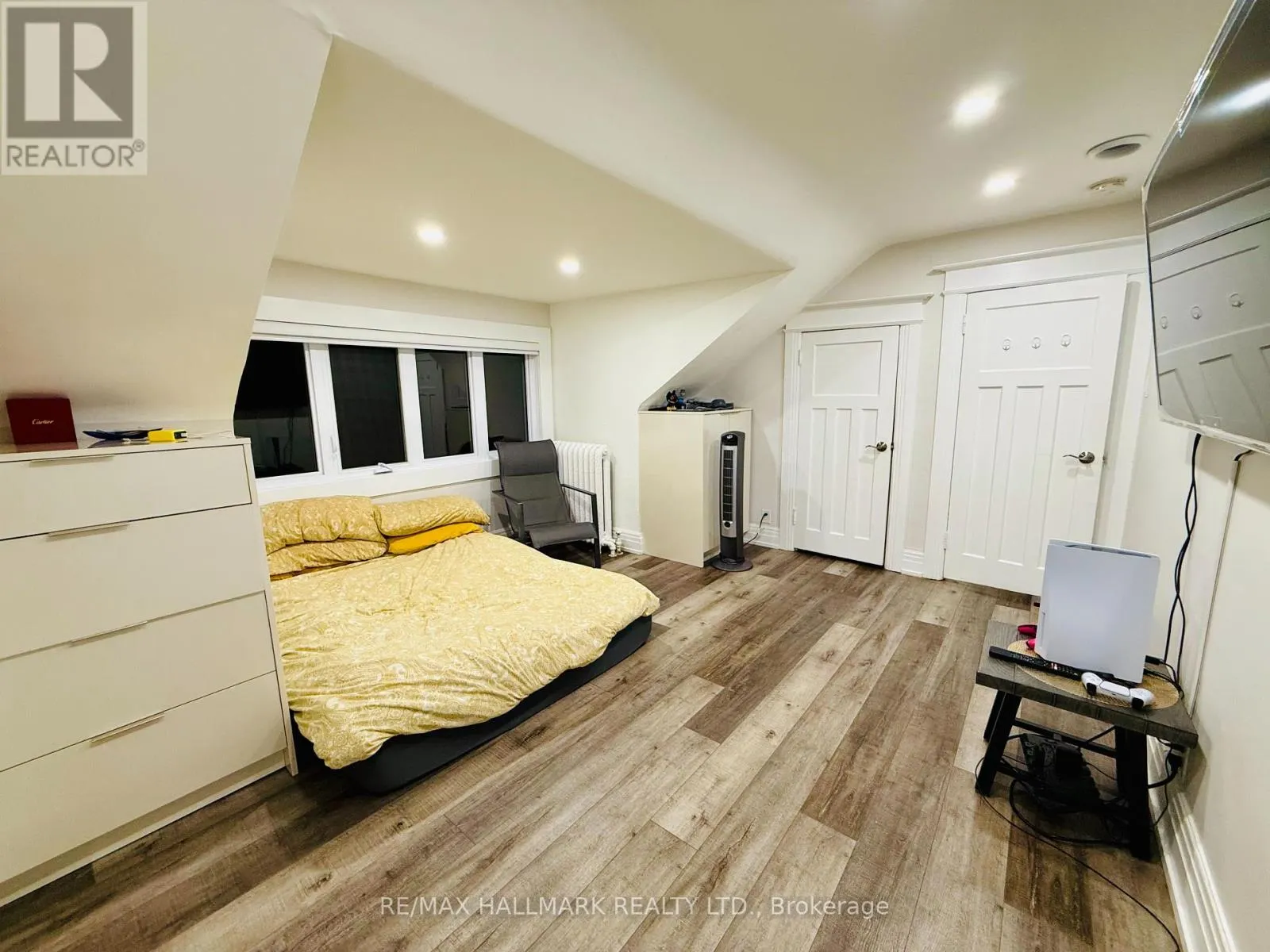 3RD FL - 193 HEATH STREET W