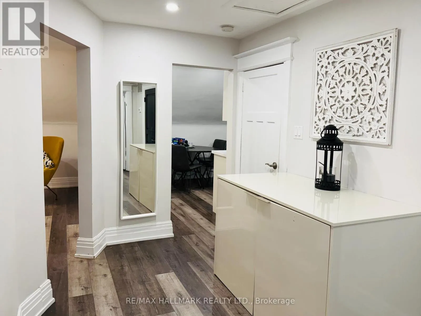 3RD FL - 193 HEATH STREET W
