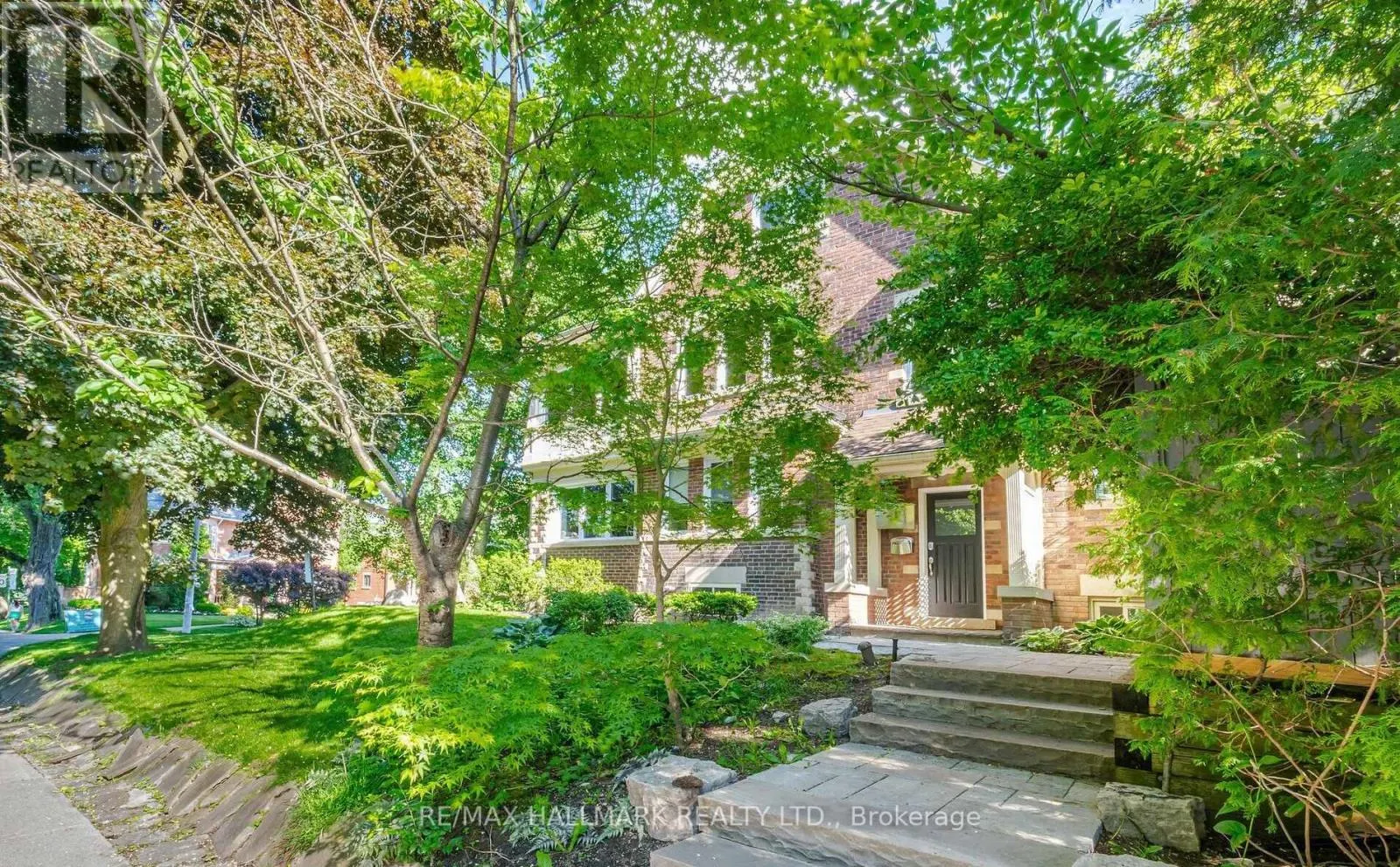 3RD FL - 193 HEATH STREET W