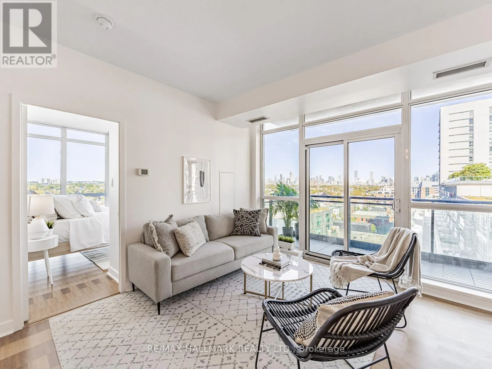 1104 - 1171 QUEEN STREET W