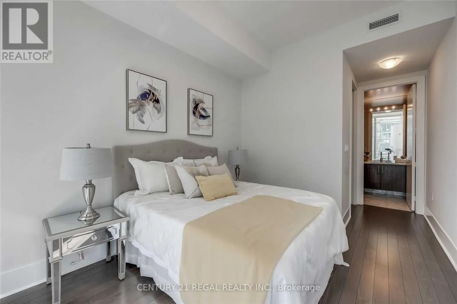 29 QUEENS QUAY E