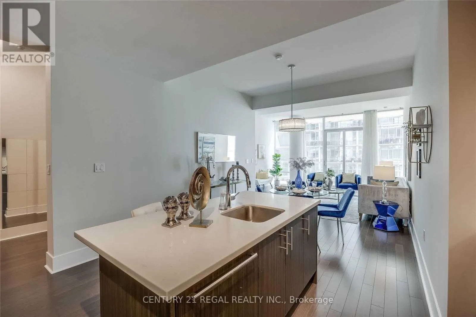 29 QUEENS QUAY E