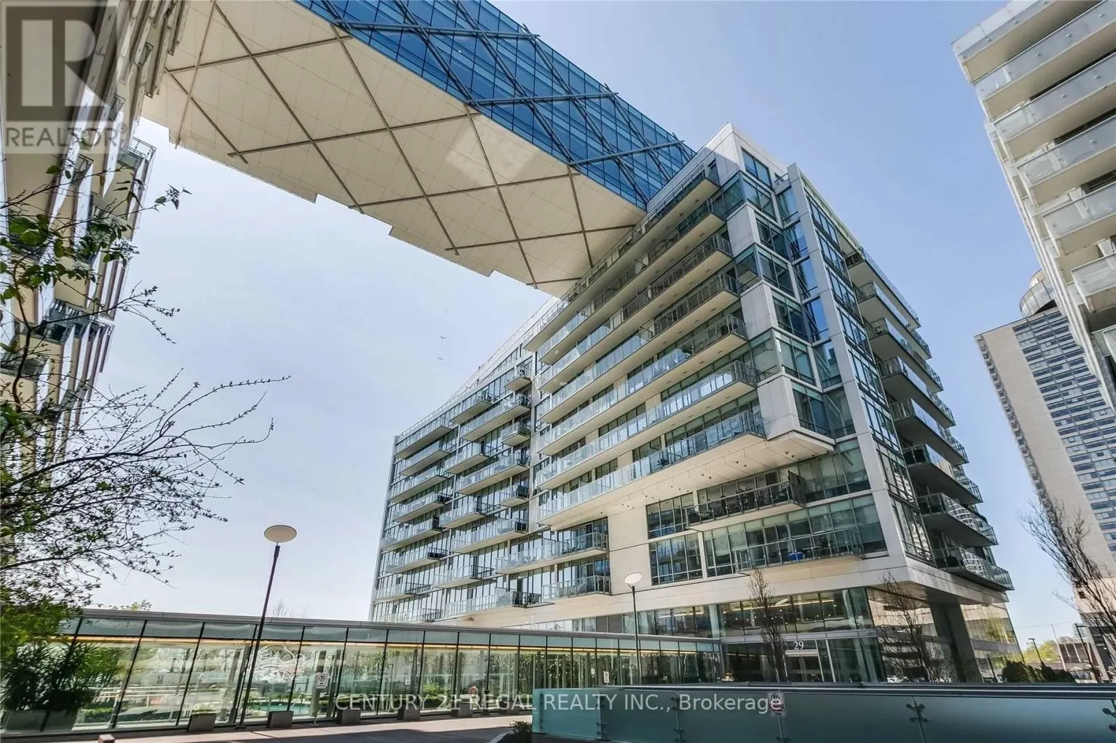 29 QUEENS QUAY E