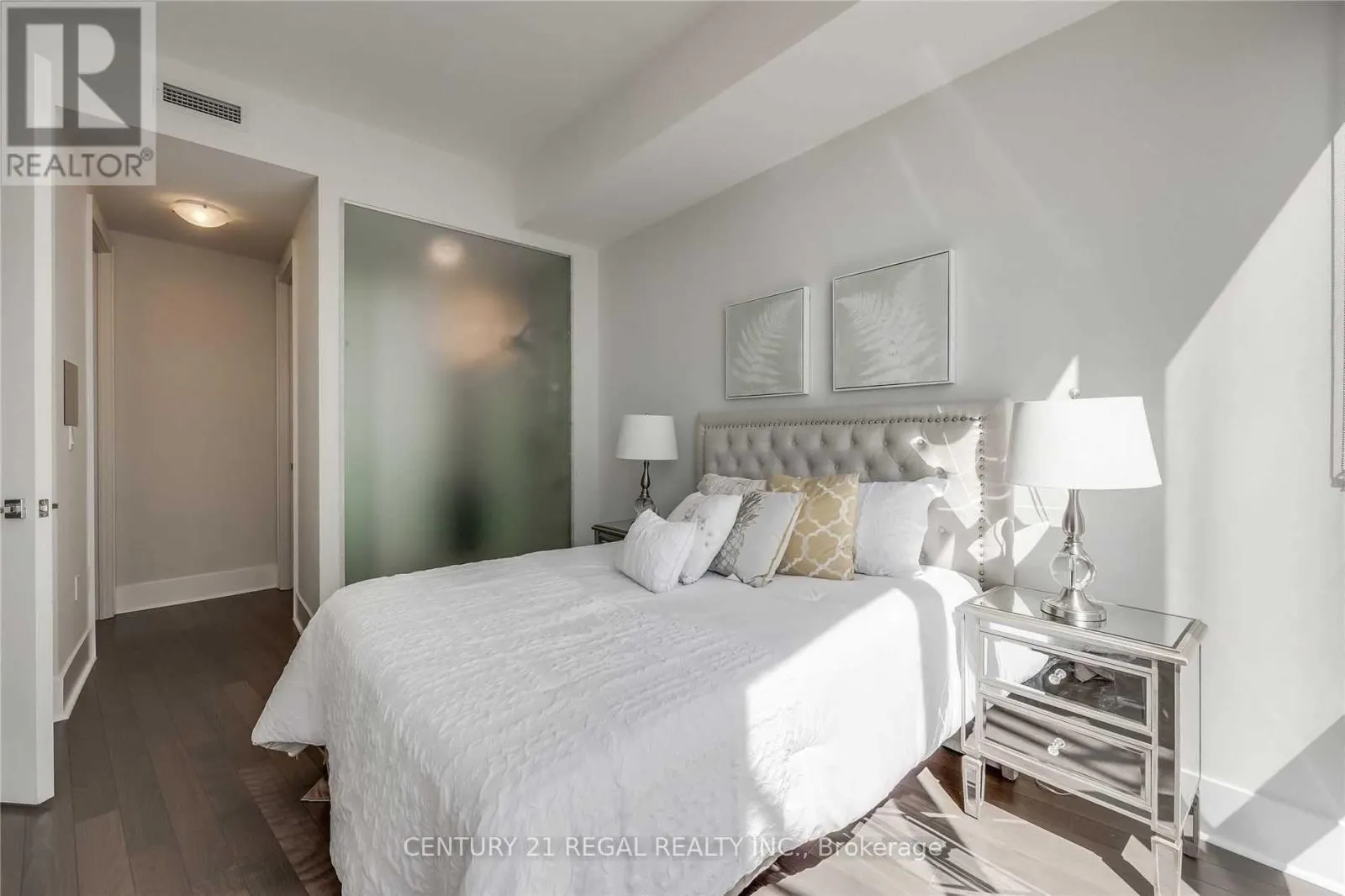 29 QUEENS QUAY E